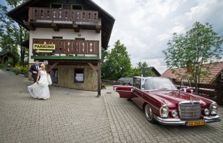 Auta do ślubu Gliwice - piękne Mercedesy Ponton oraz S-klasa  Gliwice
