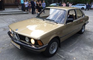 Zabytkowe złote BMW Łódź